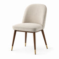 Moderner Polsterstuhl in Beige mit braunen Holzbeinen und goldfarbenen Details, 50 x 58 x 84 cm